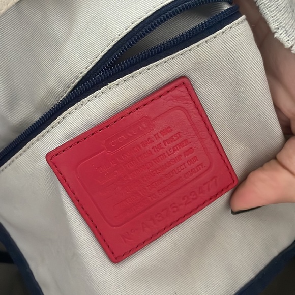 Coach Saint James Legacy Tote bag - Picture 13 of 16